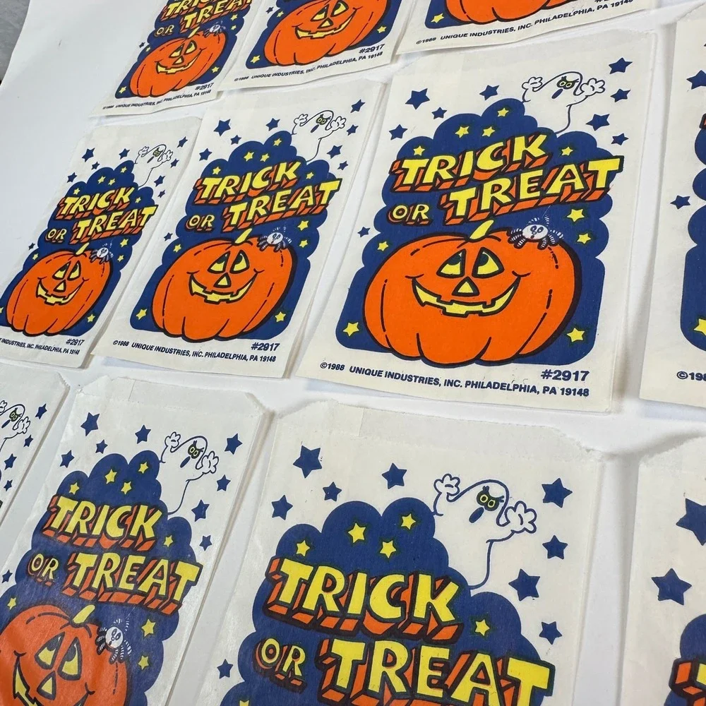12 Vintage 1988 Unique Industries Trick or Treat Halloween Paper Bags Pumpkin